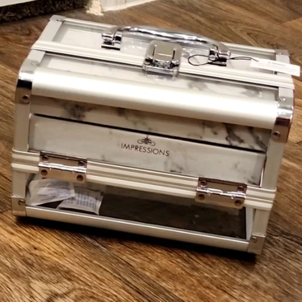 Impressions Savvy Lux Makeup Travel Case w/Mirror- Silver‎ & Marble